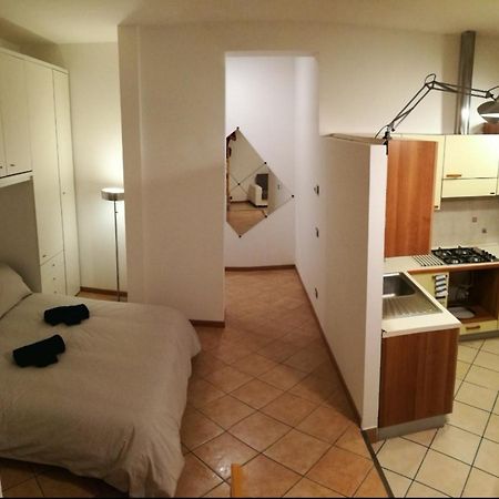 Farolfi Apartments Carracci โบโลญญา ภายนอก รูปภาพ
