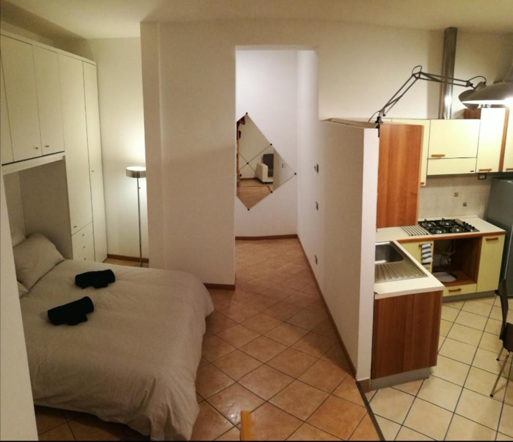 Farolfi Apartments Carracci โบโลญญา ภายนอก รูปภาพ