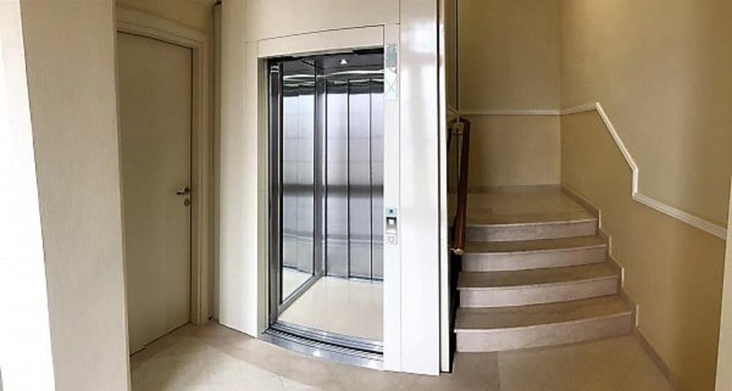 Farolfi Apartments Carracci โบโลญญา ภายนอก รูปภาพ